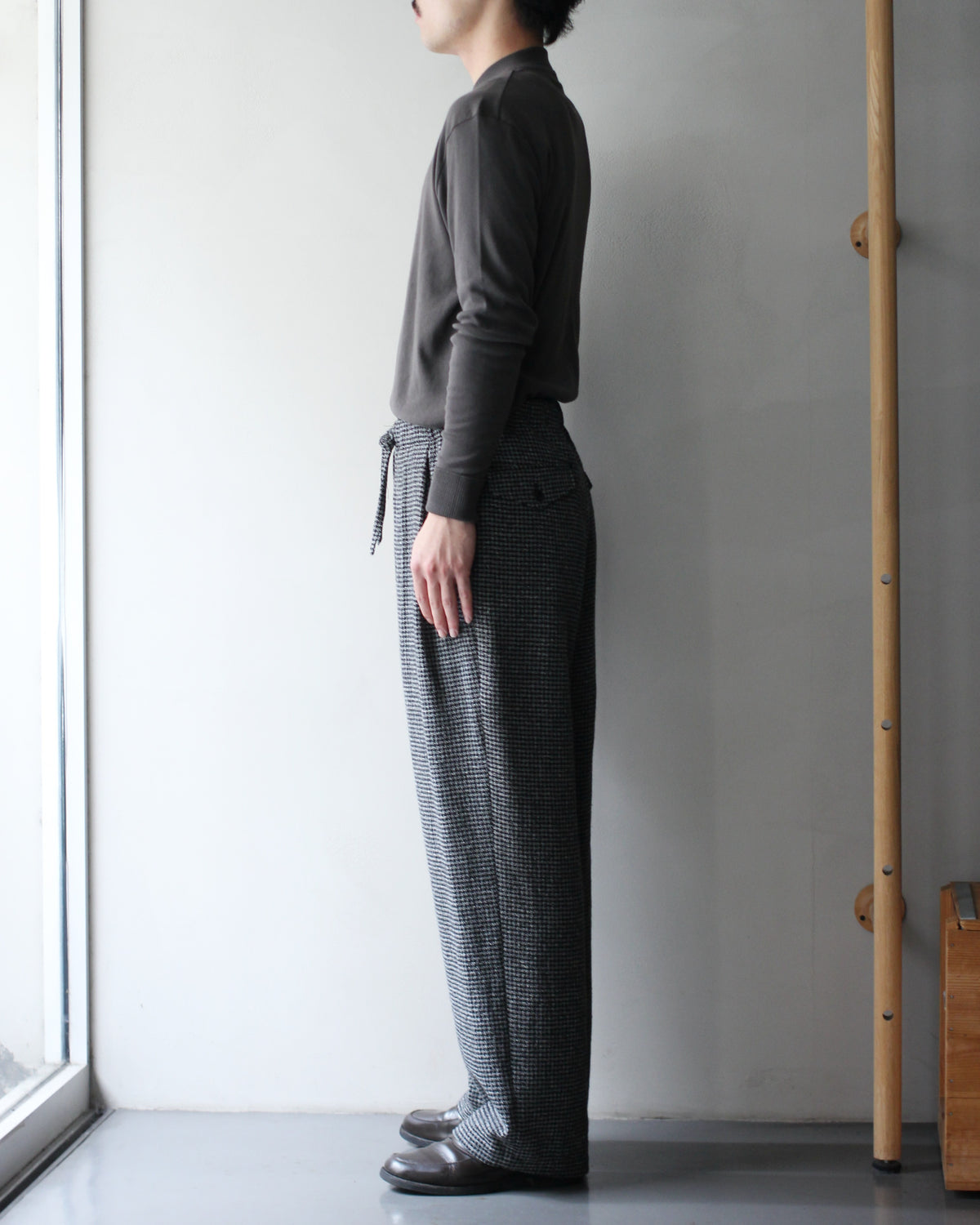 ULTERIOR/WOOL SILK CHECK DRAWSTRING PANTS "BLACK"