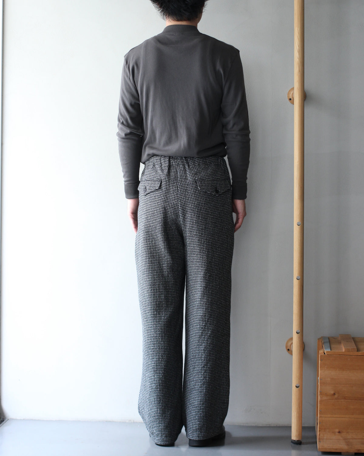 ULTERIOR/WOOL SILK CHECK DRAWSTRING PANTS "BLACK"