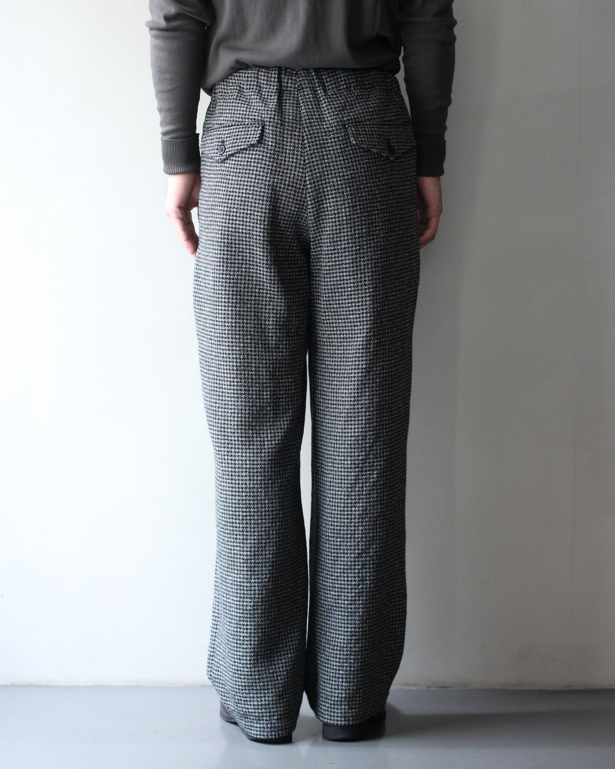 ULTERIOR/WOOL SILK CHECK DRAWSTRING PANTS "BLACK"