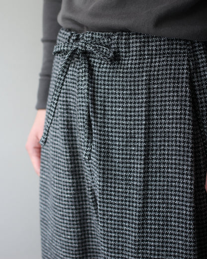 ULTERIOR/WOOL SILK CHECK DRAWSTRING PANTS "BLACK"