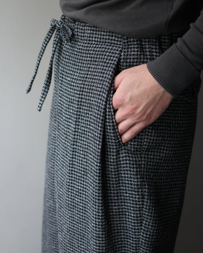 ULTERIOR/WOOL SILK CHECK DRAWSTRING PANTS "BLACK"