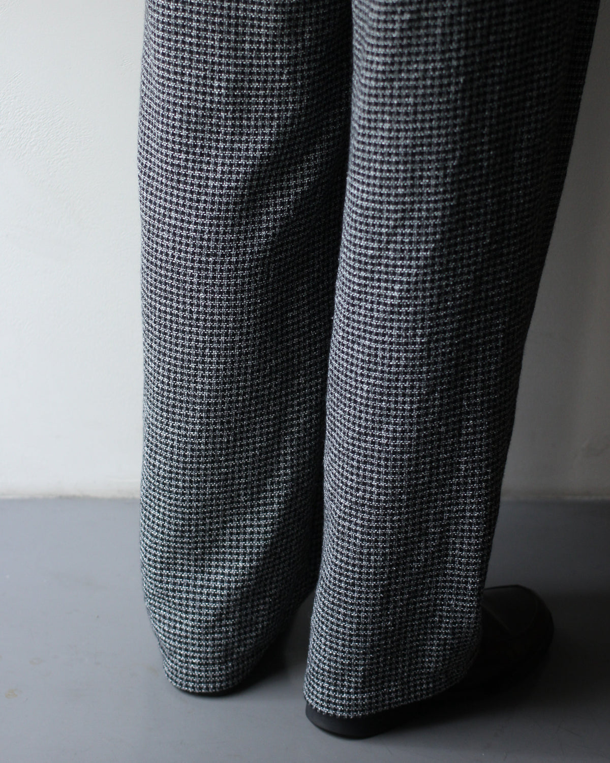 ULTERIOR/WOOL SILK CHECK DRAWSTRING PANTS "BLACK"