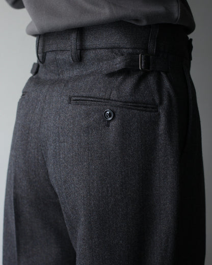 ULTERIOR/MELANGE BARATHEA STRIPE TUCKED TROUSERS "CHARCOAL BROWN"