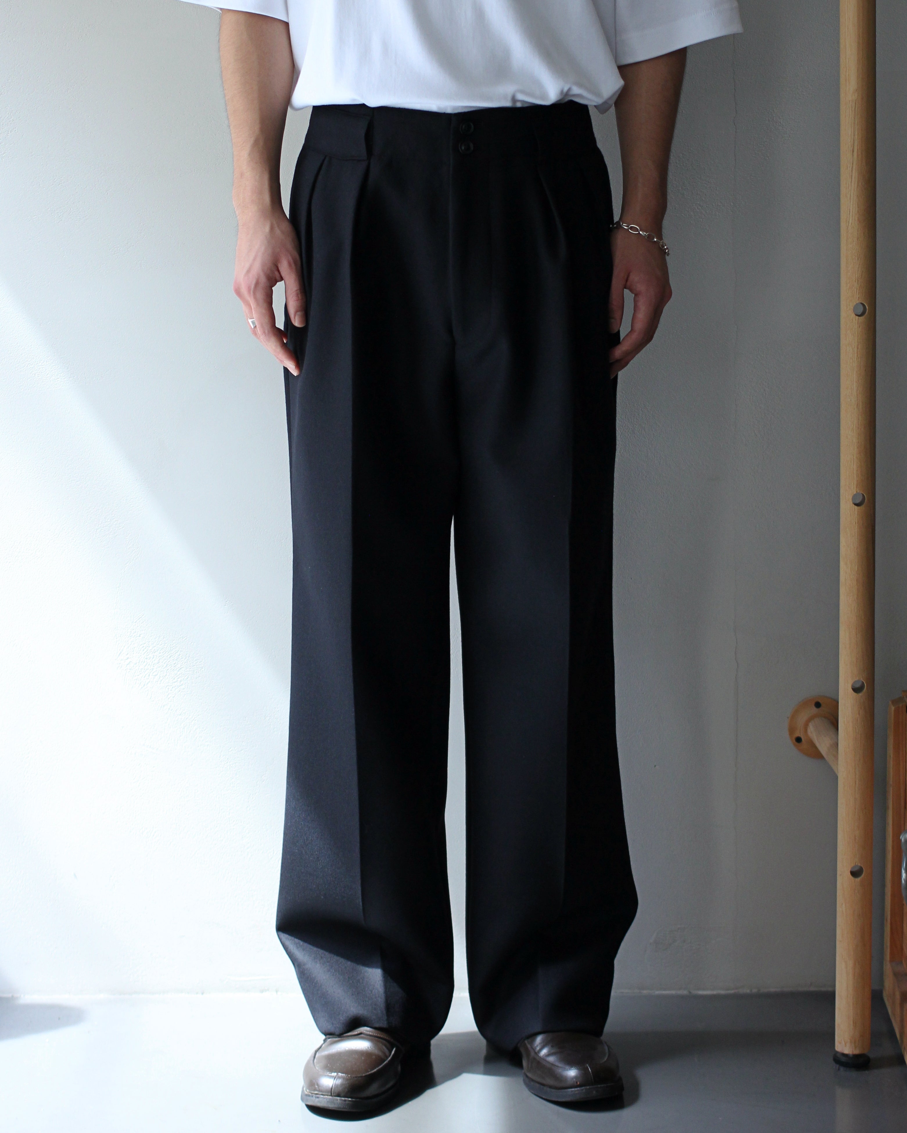 ULTERIOR / SUPER FINE LIGHT MELTON TUCKED TROUSERS 