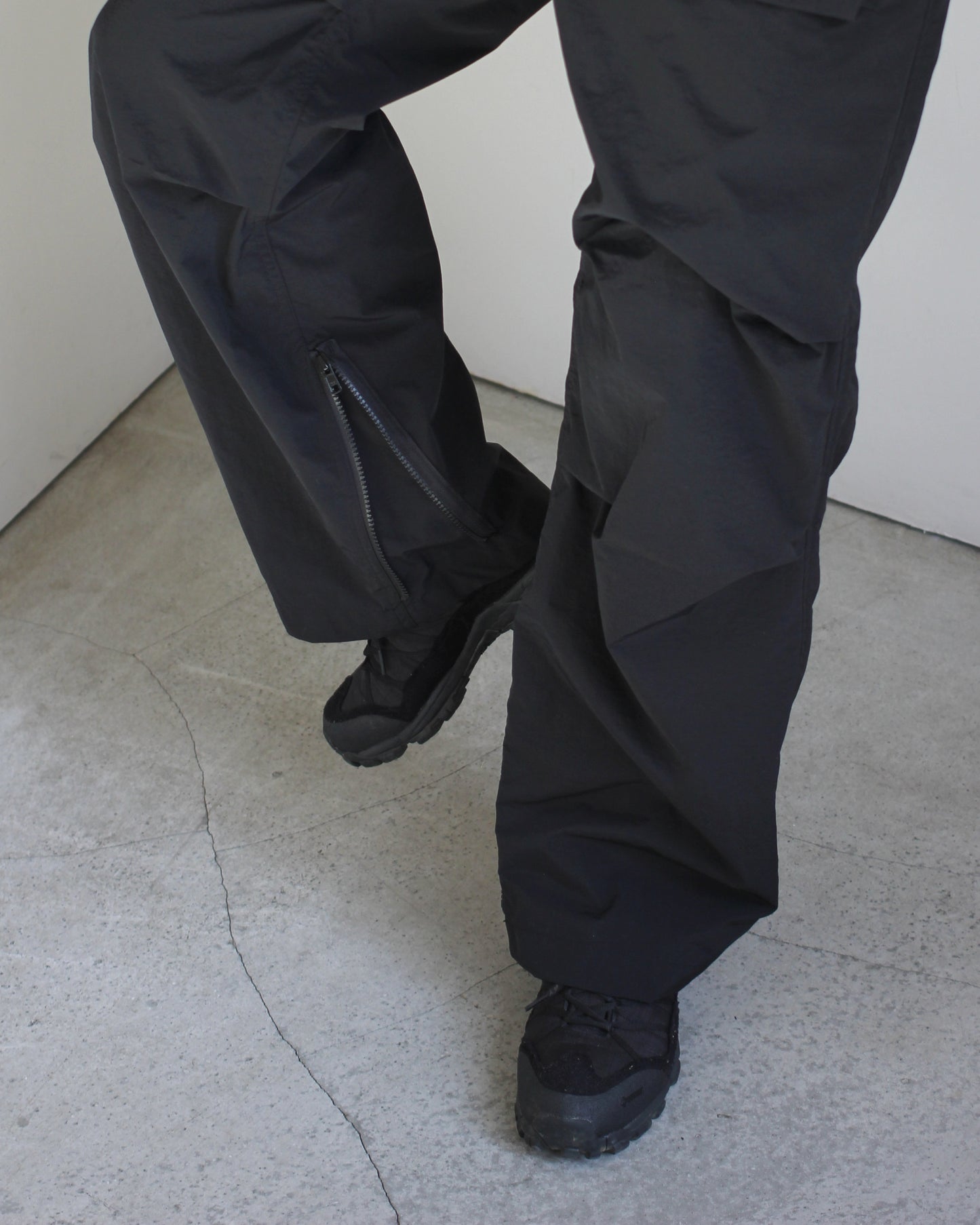 MATSUFUJI / Cargo Pocket Nylon Wide Trousers "BLACK"