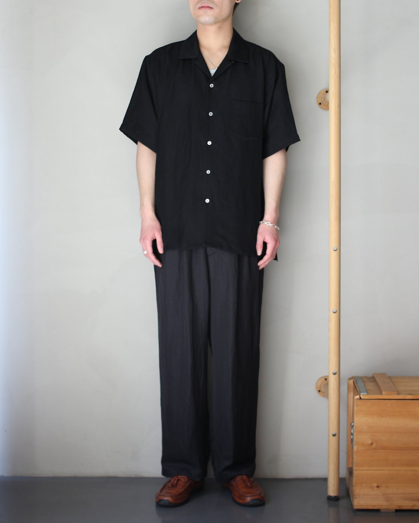 ssstein/VIS/LI BRIGHT TWILL OPEN COLLAR SS SHIRT "BLACK"