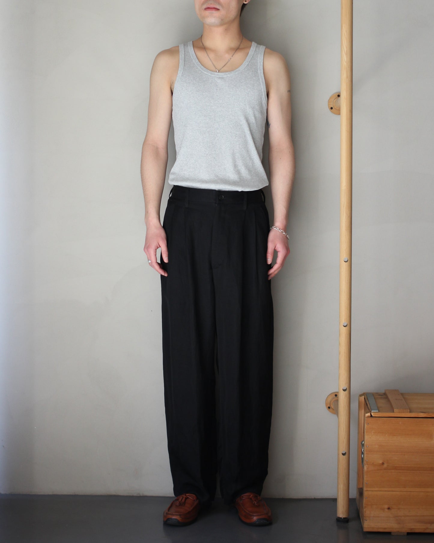 ssstein/VIS/LI BRIGHT TWILL WIDE EASY TROUSERS "BLACK"