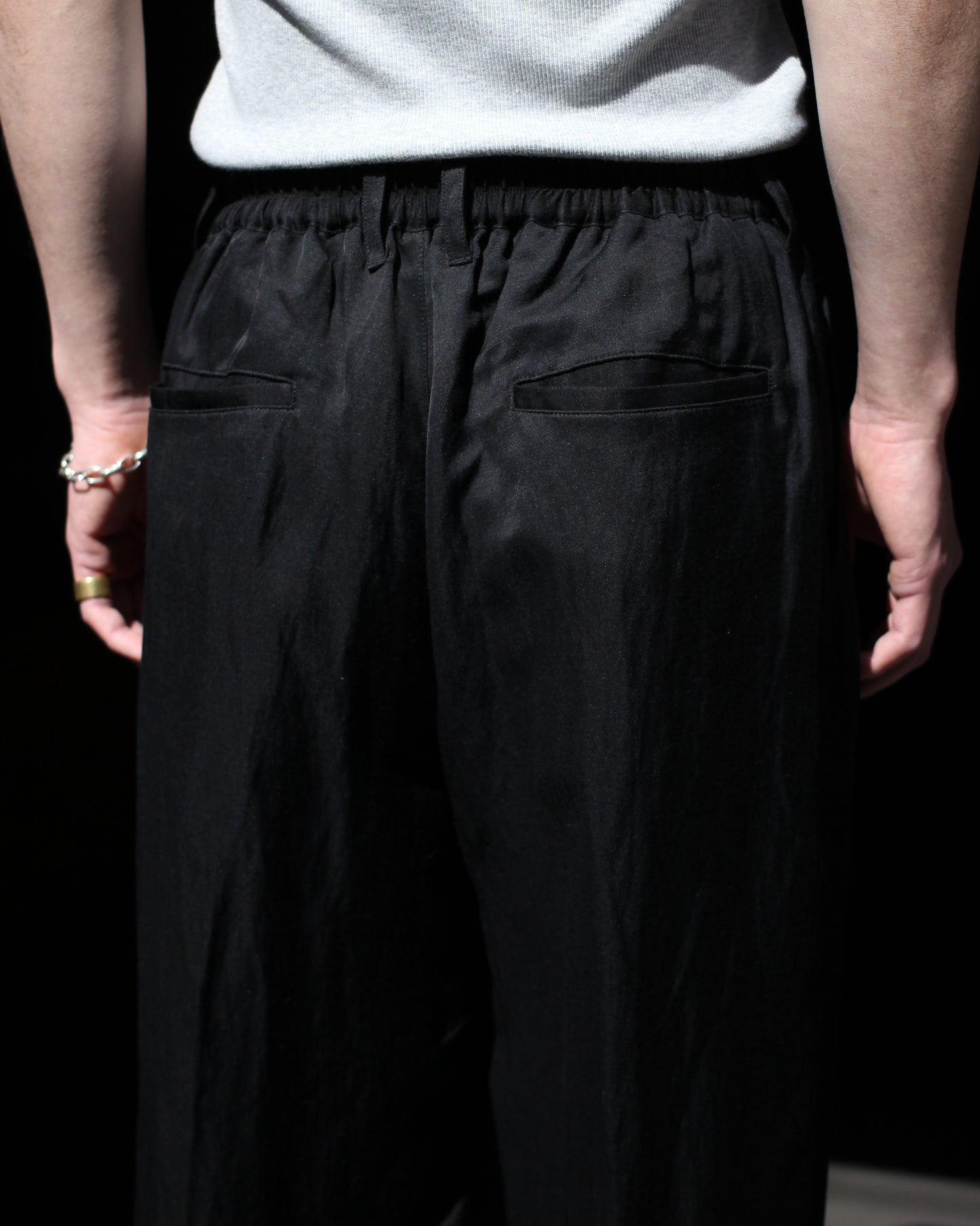 ssstein/VIS/LI BRIGHT TWILL WIDE EASY TROUSERS "BLACK"