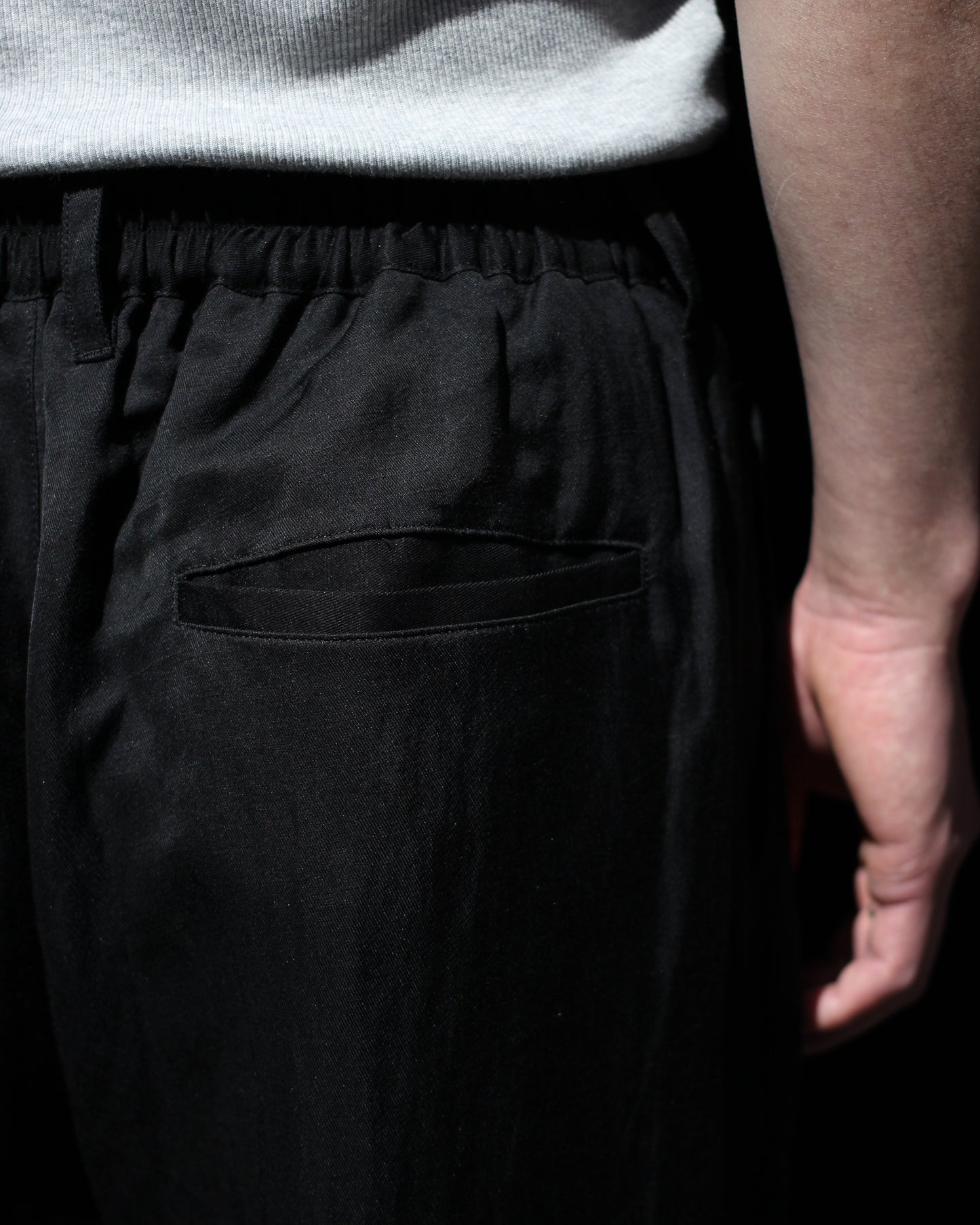 ssstein/VIS/LI BRIGHT TWILL WIDE EASY TROUSERS "BLACK"