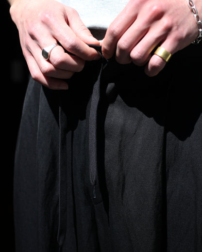 ssstein/VIS/LI BRIGHT TWILL WIDE EASY TROUSERS "BLACK"