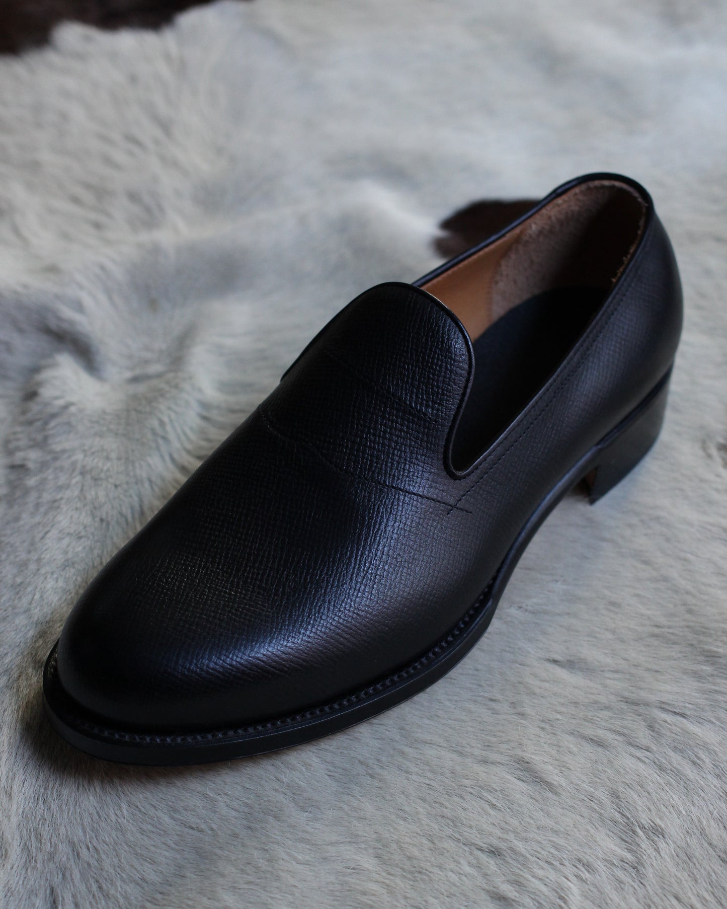 forme / fm-131 Gwen "Serpentine#Black"