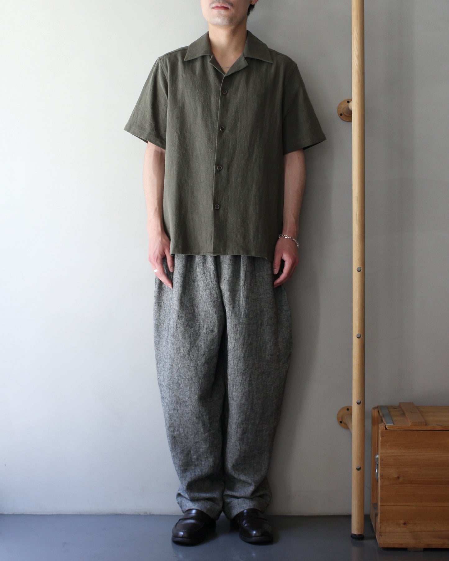An Irrational Element/Artist Shirts "Moss"