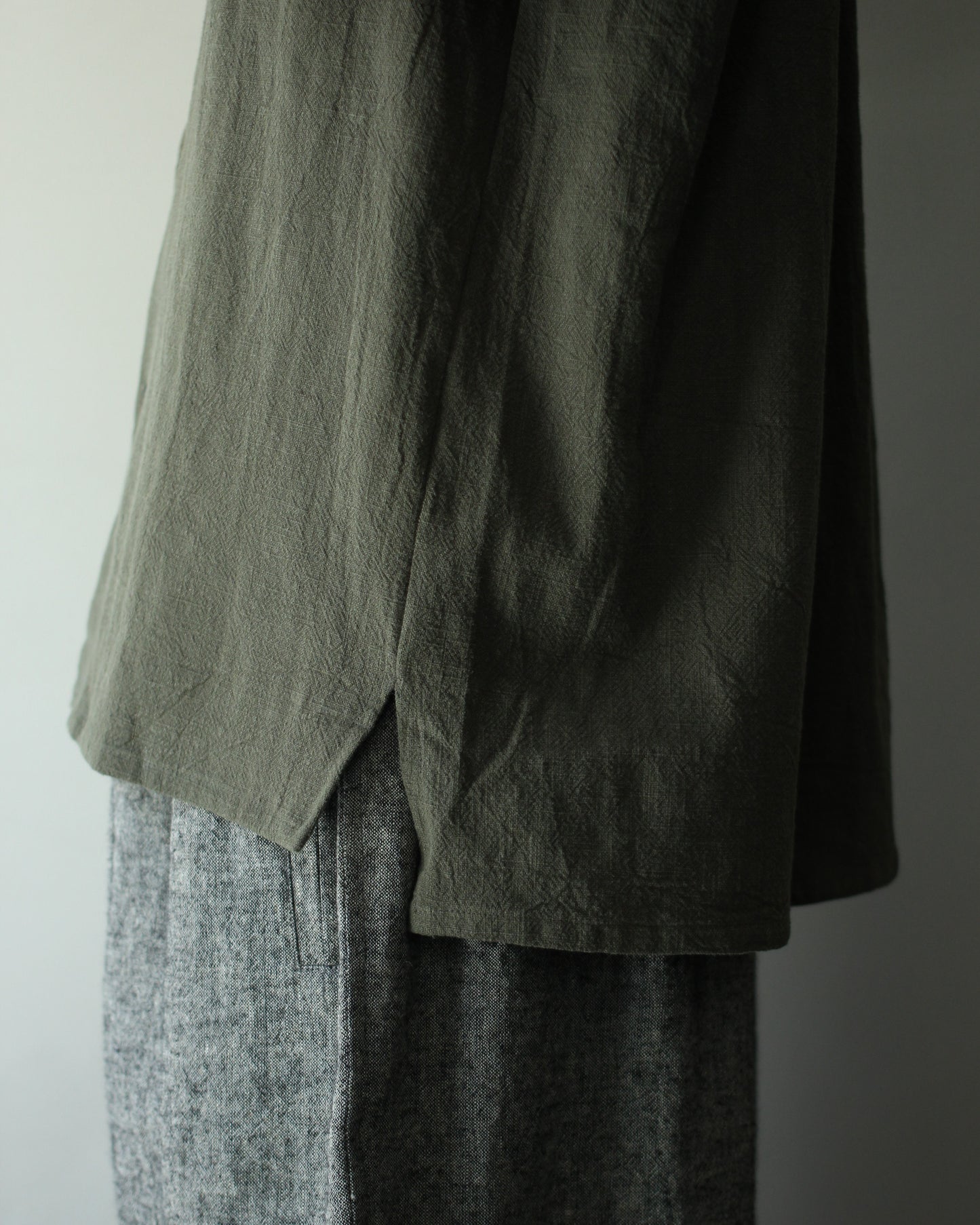 An Irrational Element/Artist Shirts "Moss"