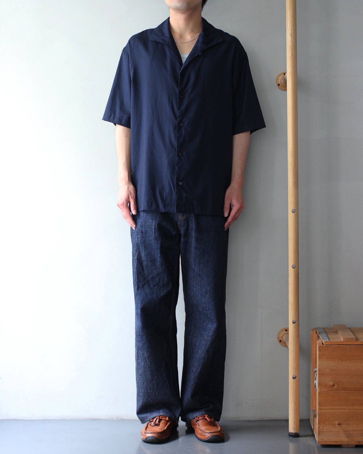 ULTERIOR/SILKY SOFT TWILL SHARK COLLAR SHIRT "NAVY"