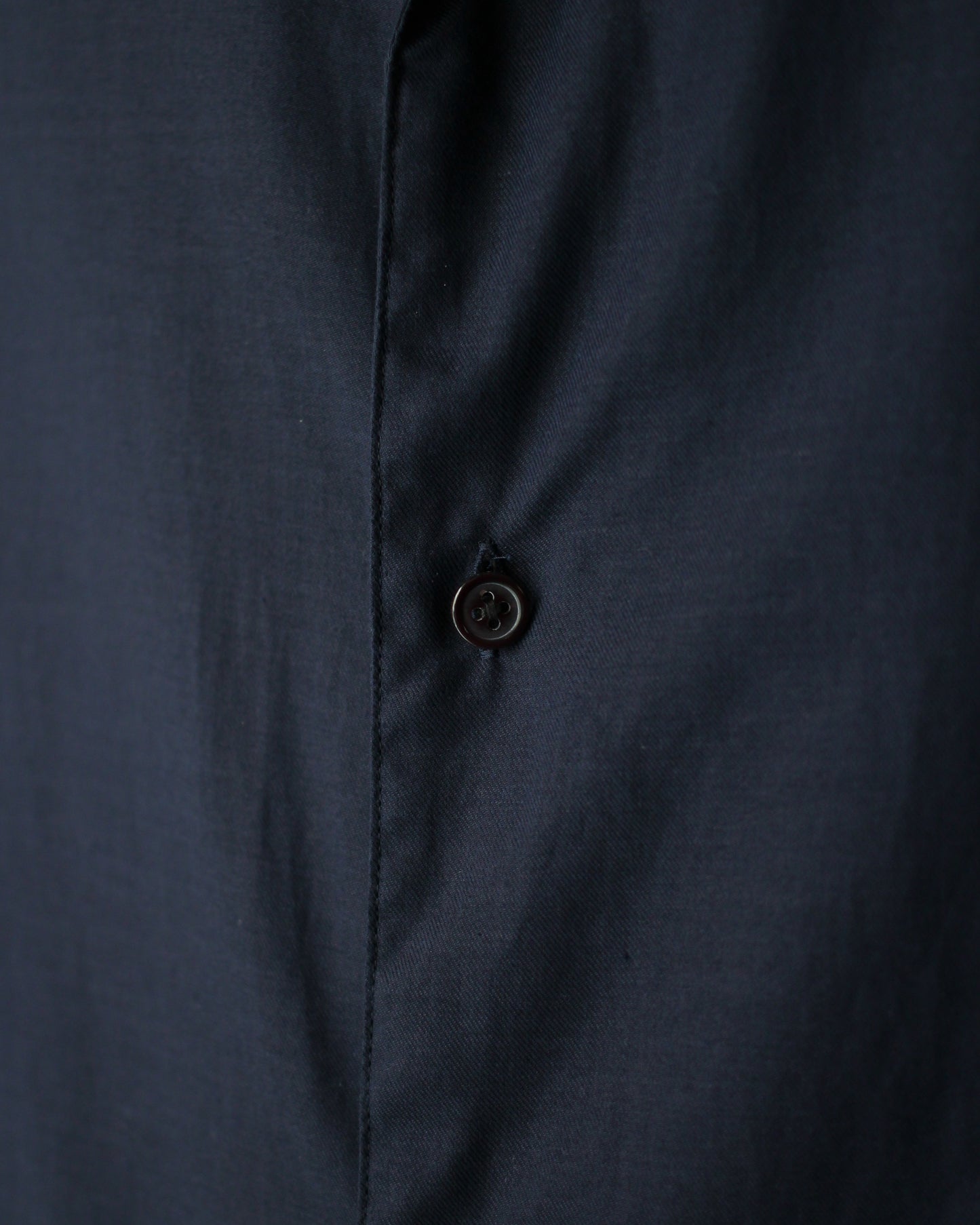 ULTERIOR/SILKY SOFT TWILL SHARK COLLAR SHIRT "NAVY"