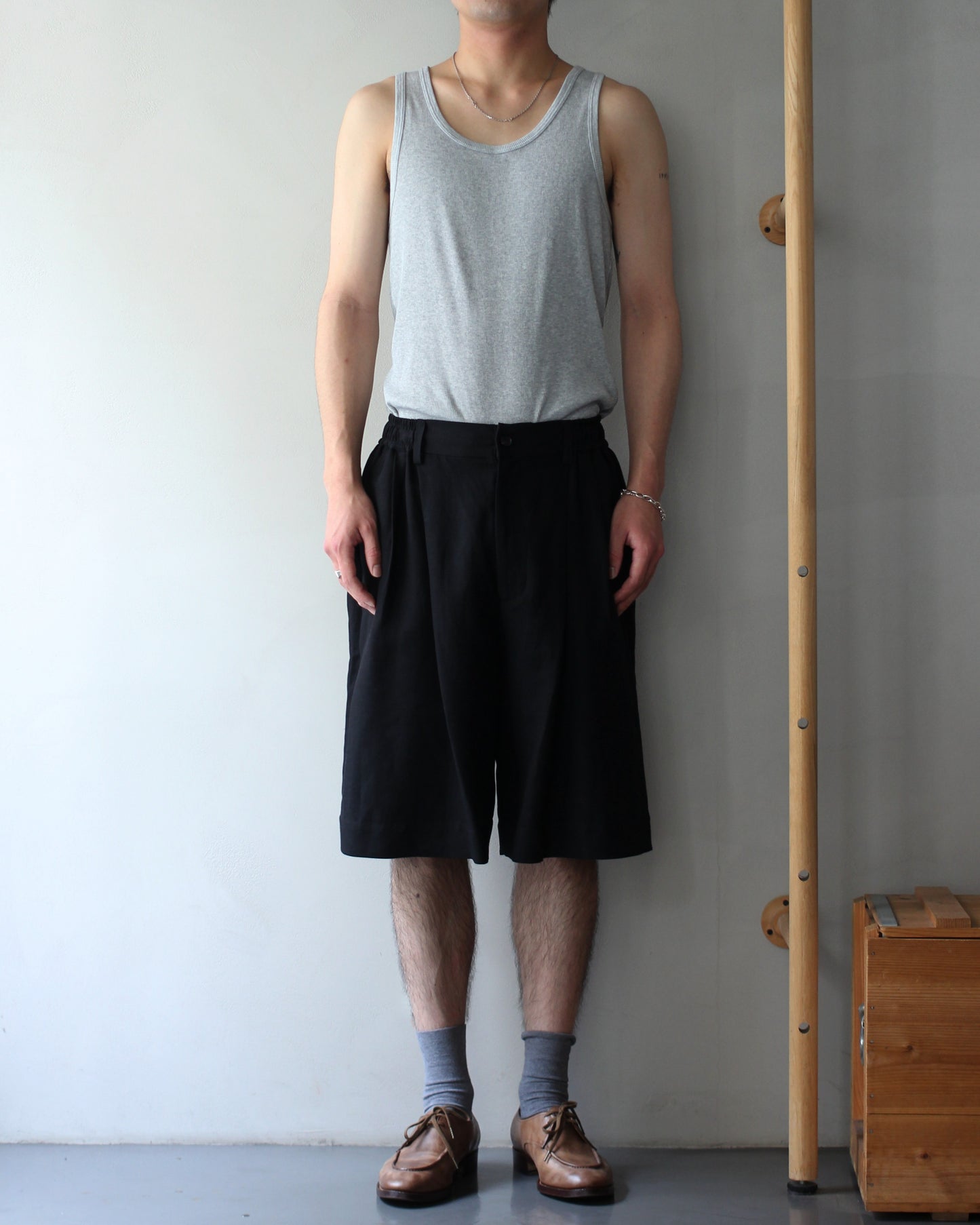 ssstein/VIS/LI/RA TWILL WIDE EASY SHORT TROUSERS "BLACK"