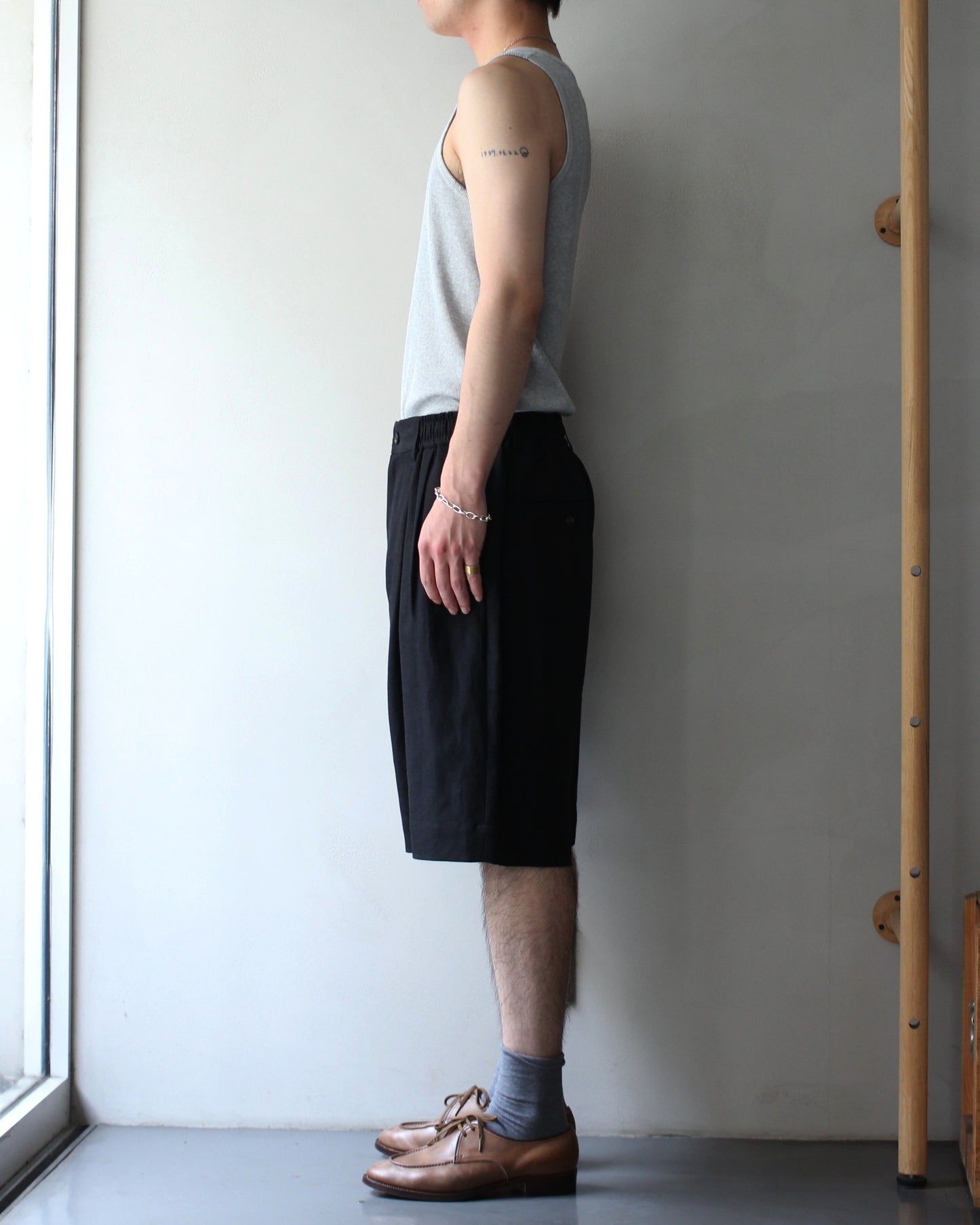 ssstein/VIS/LI/RA TWILL WIDE EASY SHORT TROUSERS "BLACK"