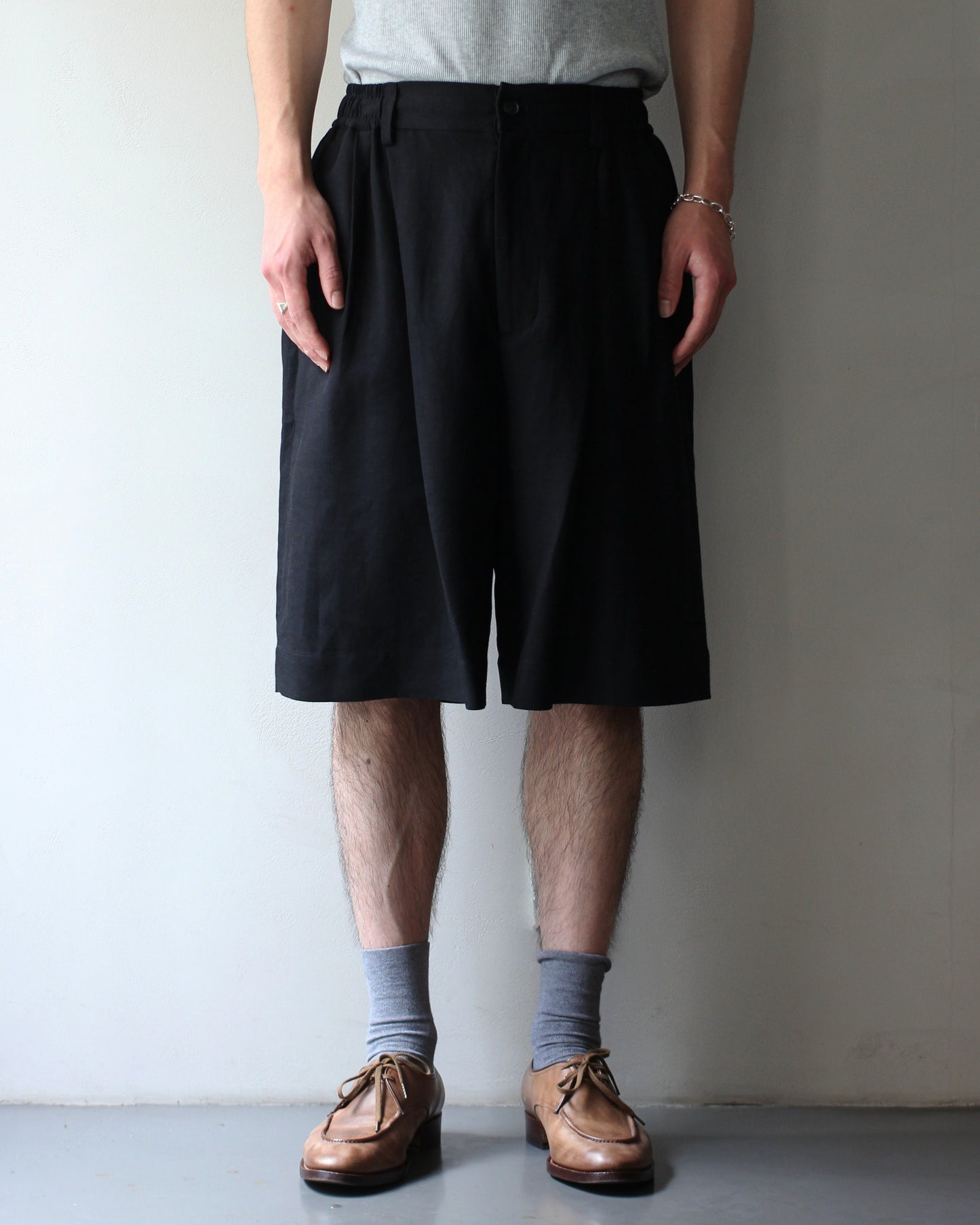 ssstein/VIS/LI/RA TWILL WIDE EASY SHORT TROUSERS "BLACK"
