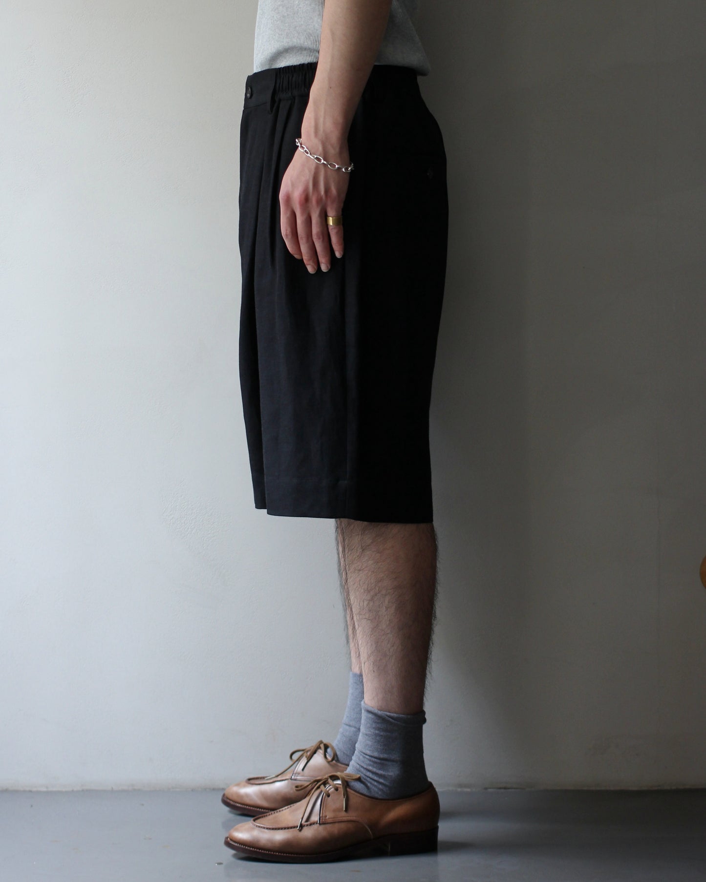 ssstein/VIS/LI/RA TWILL WIDE EASY SHORT TROUSERS "BLACK"