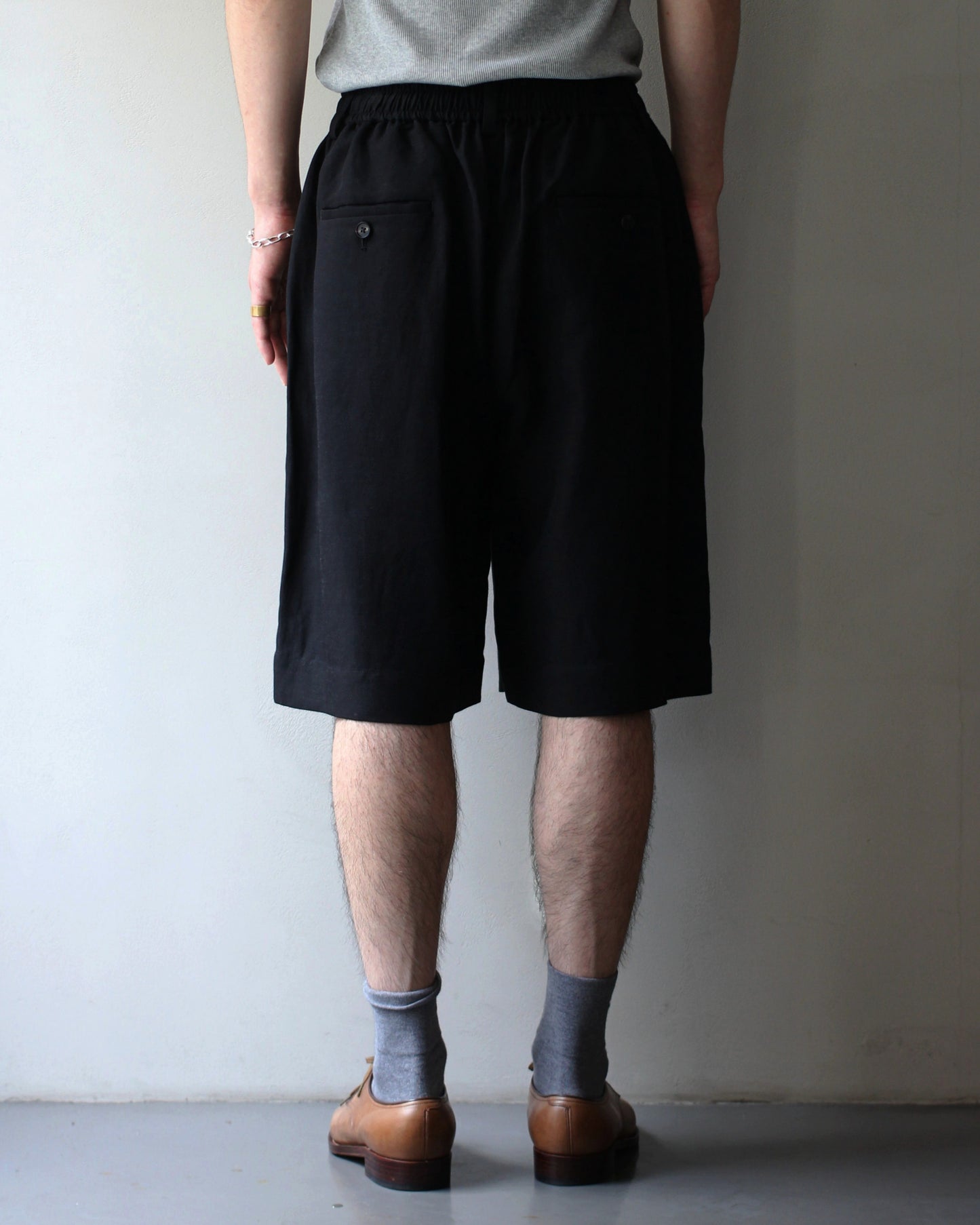ssstein/VIS/LI/RA TWILL WIDE EASY SHORT TROUSERS "BLACK"