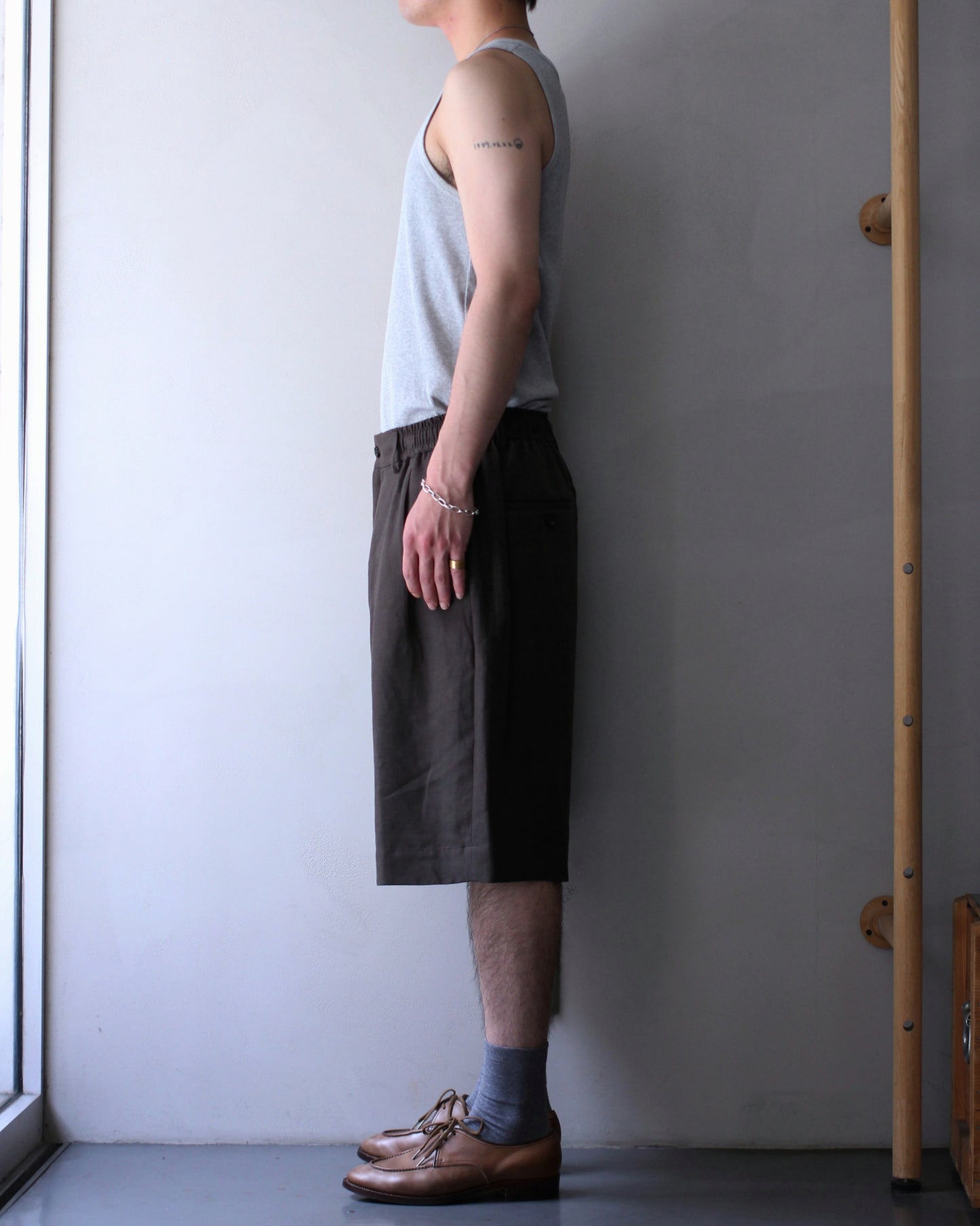 ssstein/VIS/LI/RA TWILL WIDE EASY SHORT TROUSERS "KHAKI BROWN"