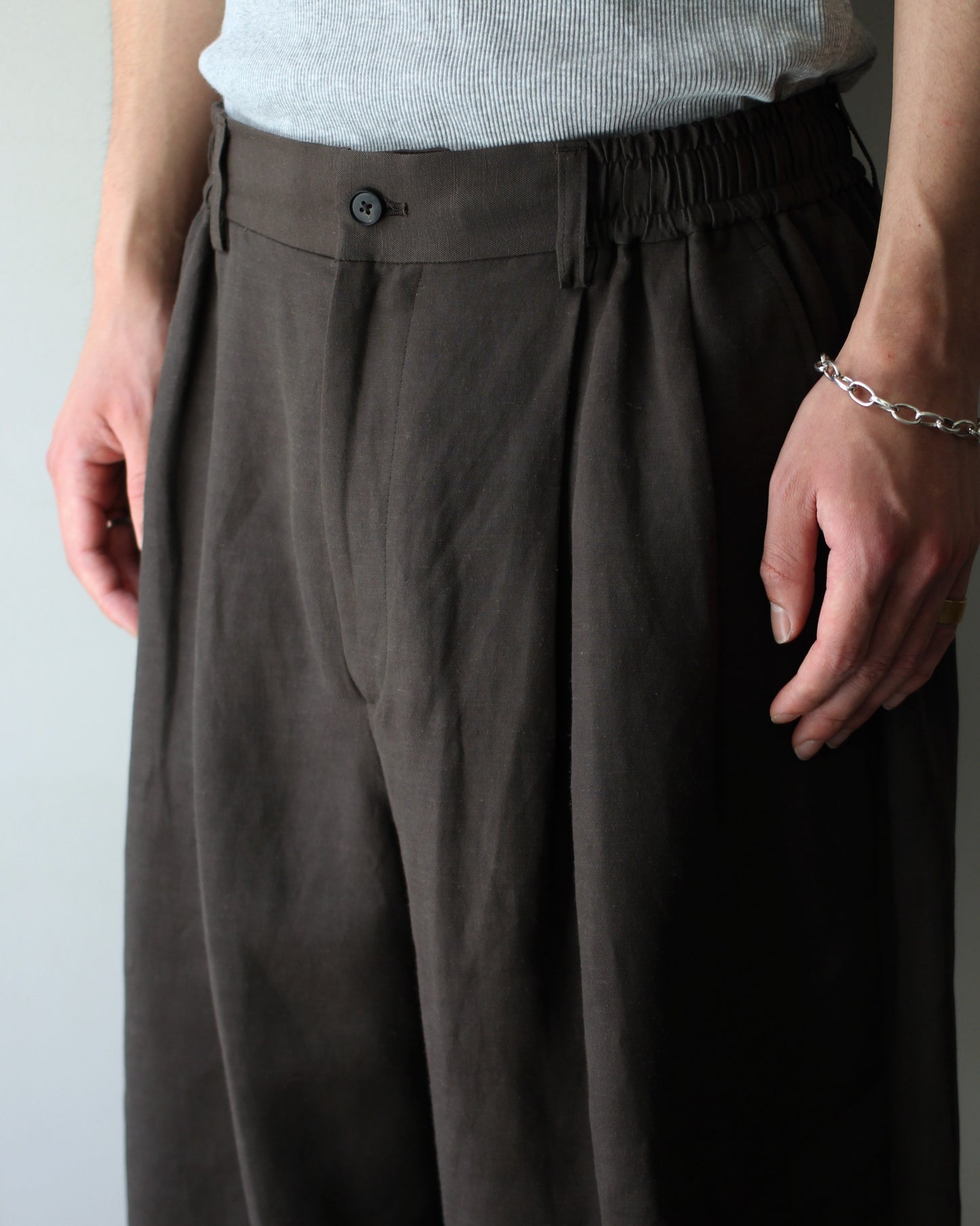 ssstein/VIS/LI/RA TWILL WIDE EASY SHORT TROUSERS "KHAKI BROWN"
