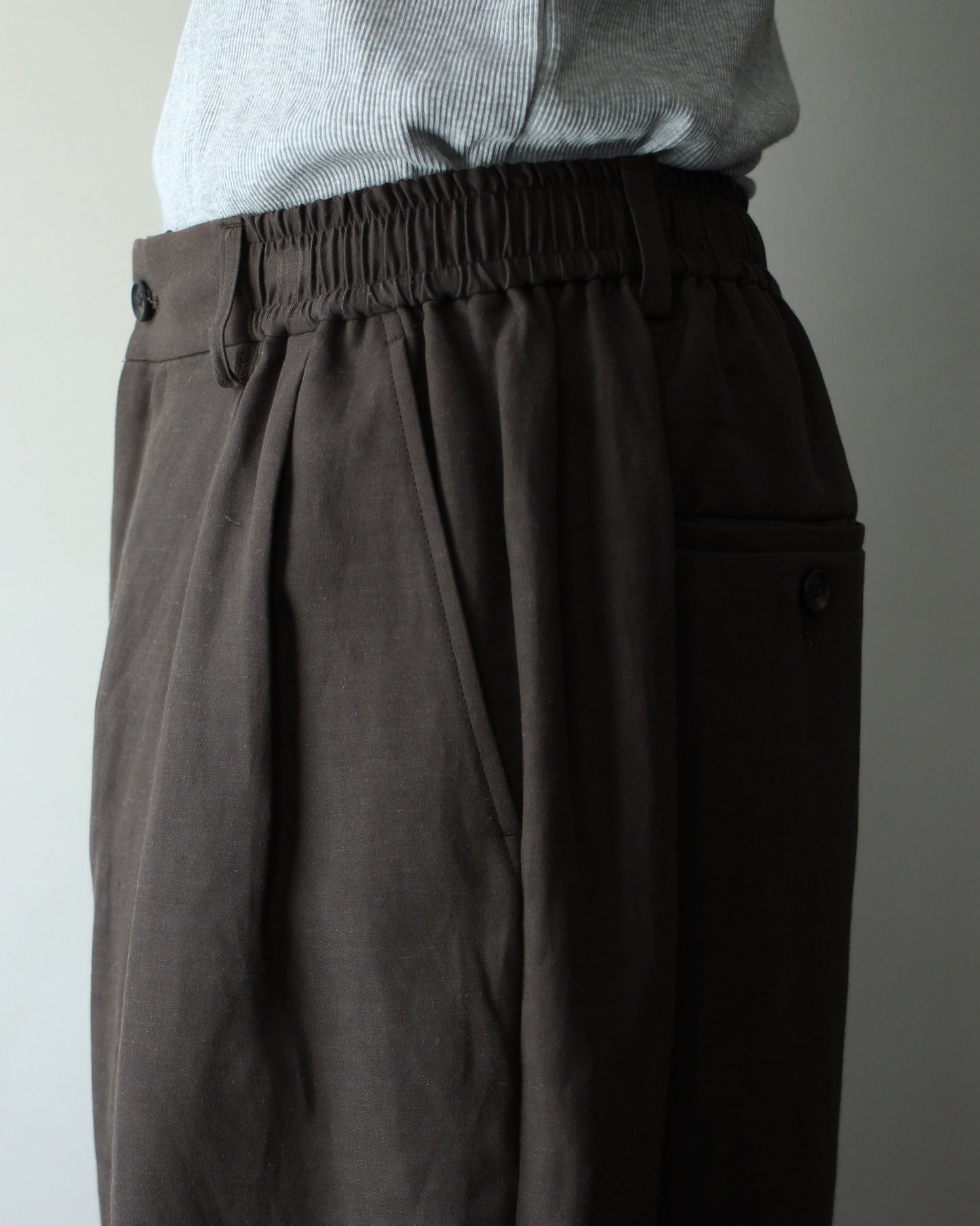 ssstein/VIS/LI/RA TWILL WIDE EASY SHORT TROUSERS "KHAKI BROWN"