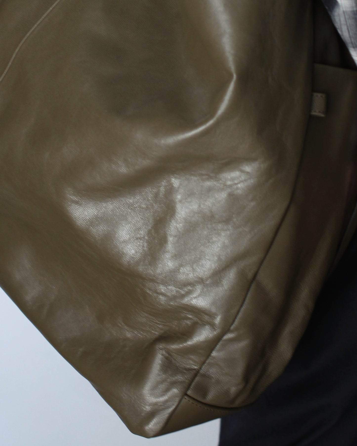 ssstein/GOAT LEATHER SHOULDER BAG " OLIVE"