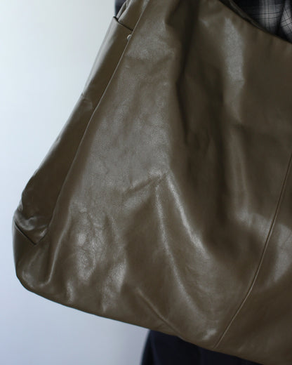ssstein/GOAT LEATHER SHOULDER BAG " OLIVE"