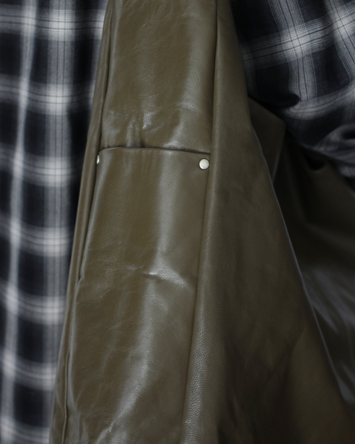 ssstein/GOAT LEATHER SHOULDER BAG " OLIVE"