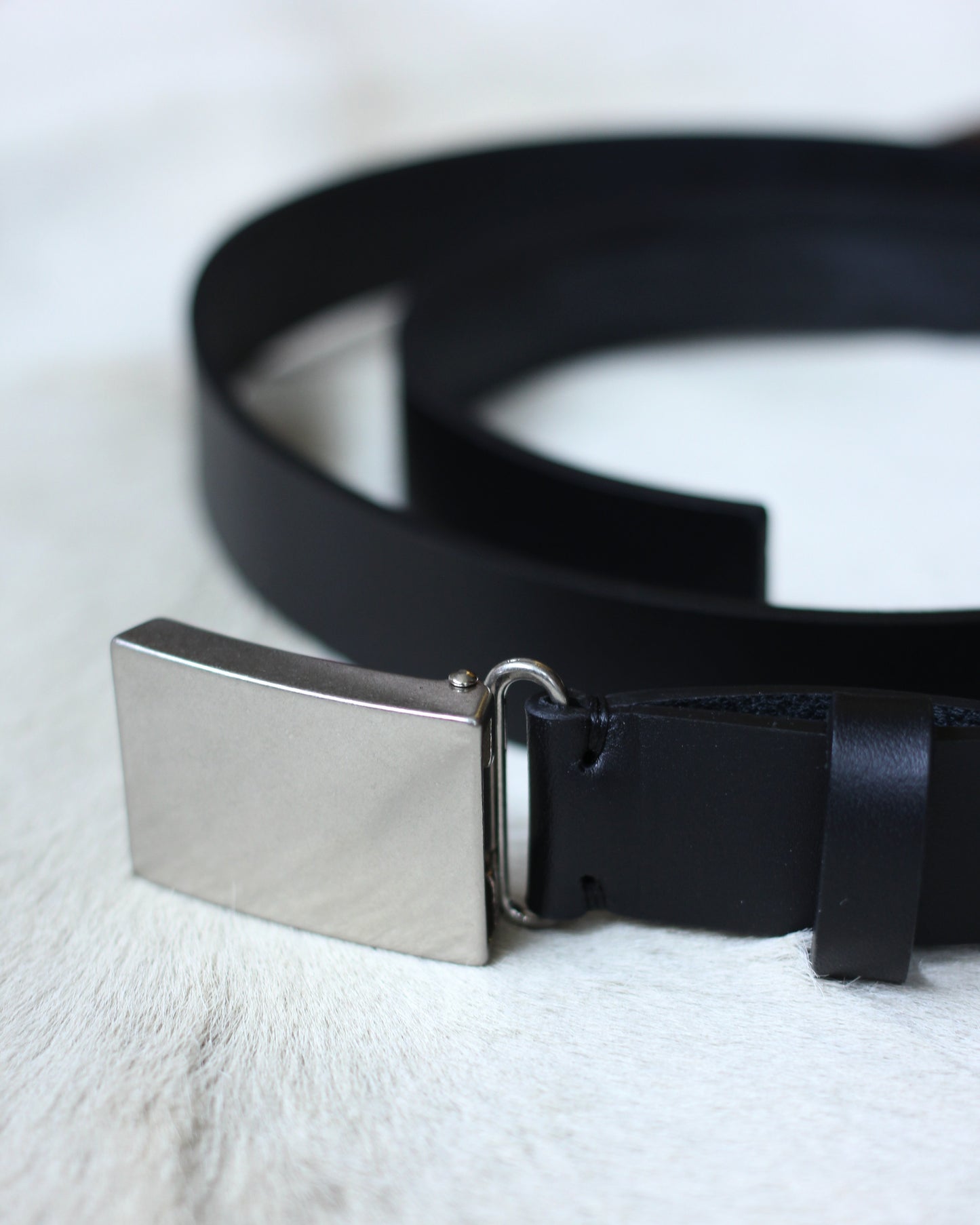 ssstein/LEATHER BELT (PLAIN BUCKLE) "BLACK"