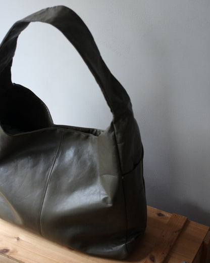 ssstein/GOAT LEATHER SHOULDER BAG " OLIVE"