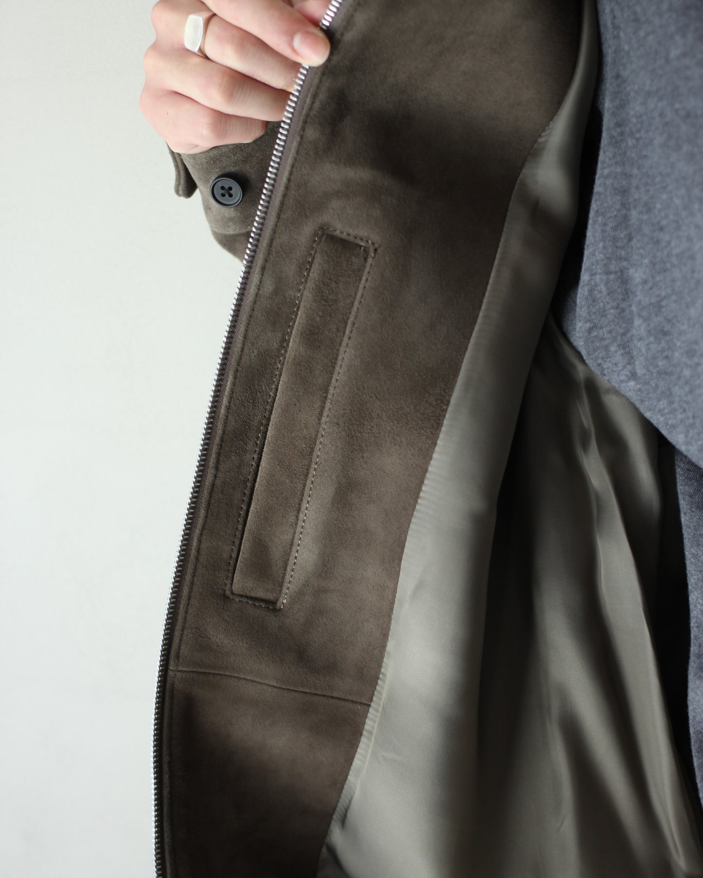 ssstein/GOAT SUEDE ZIP JACKET "OLIVE"