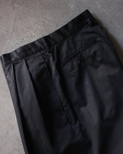 REVERBERATE/TACKED CHINO TROUSERS(STANDARD)"BLACK"