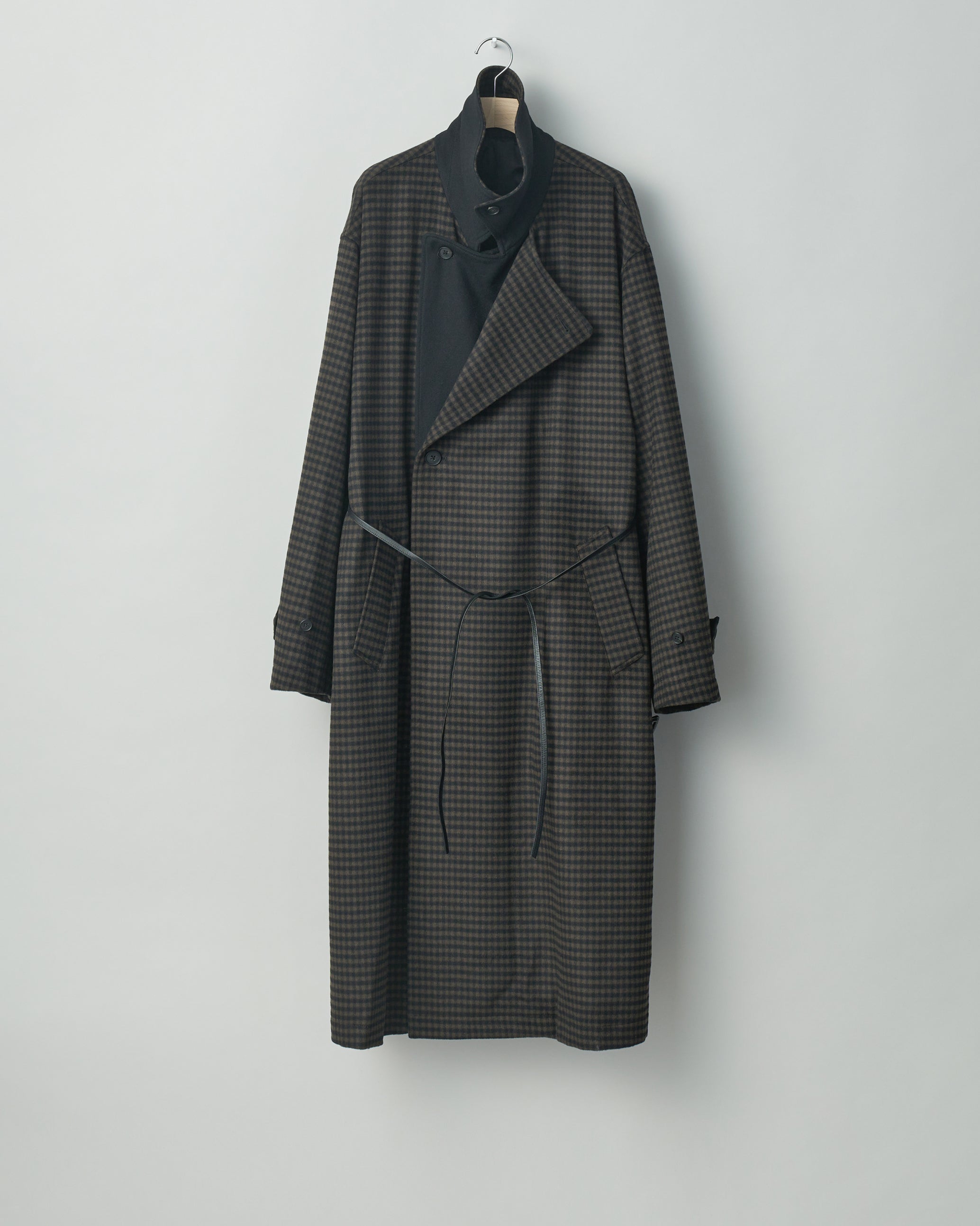stein / DOUBLE LAPELED DOUBLE BREASTED COAT 