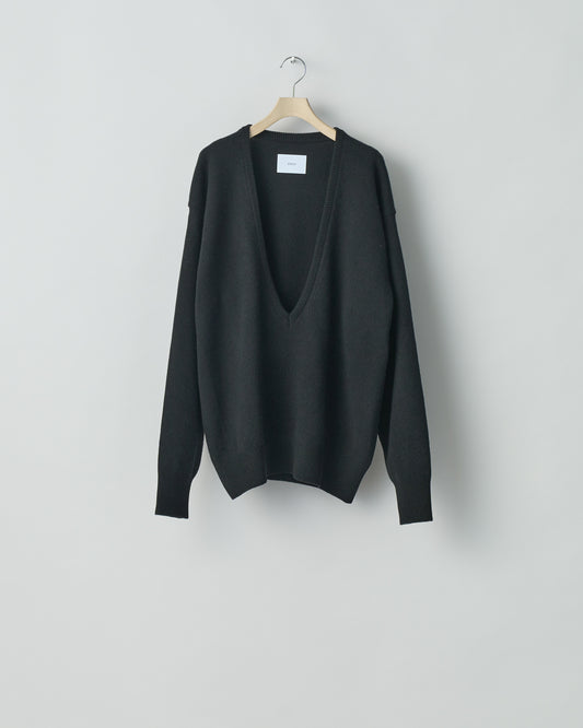 ssstein/EXTRA FINE WOOL KNIT DEEP V NECK LS "BLACK"